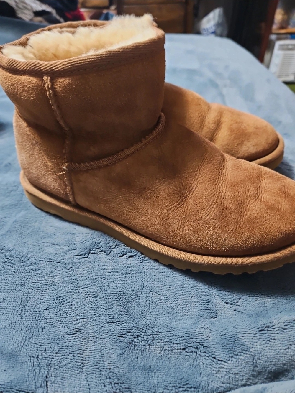 UGG Women's Short Shearling Boots - Chestnut Brown